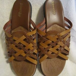 9M ST. JOHN'S BAY BROWN LEATHER SLIP-ON SANDAL